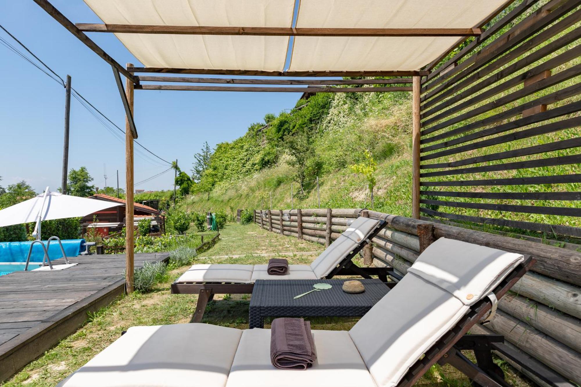 La Tana Dello Scoiattolo - Adults Only Bed & Breakfast Murazzano  Bagian luar foto