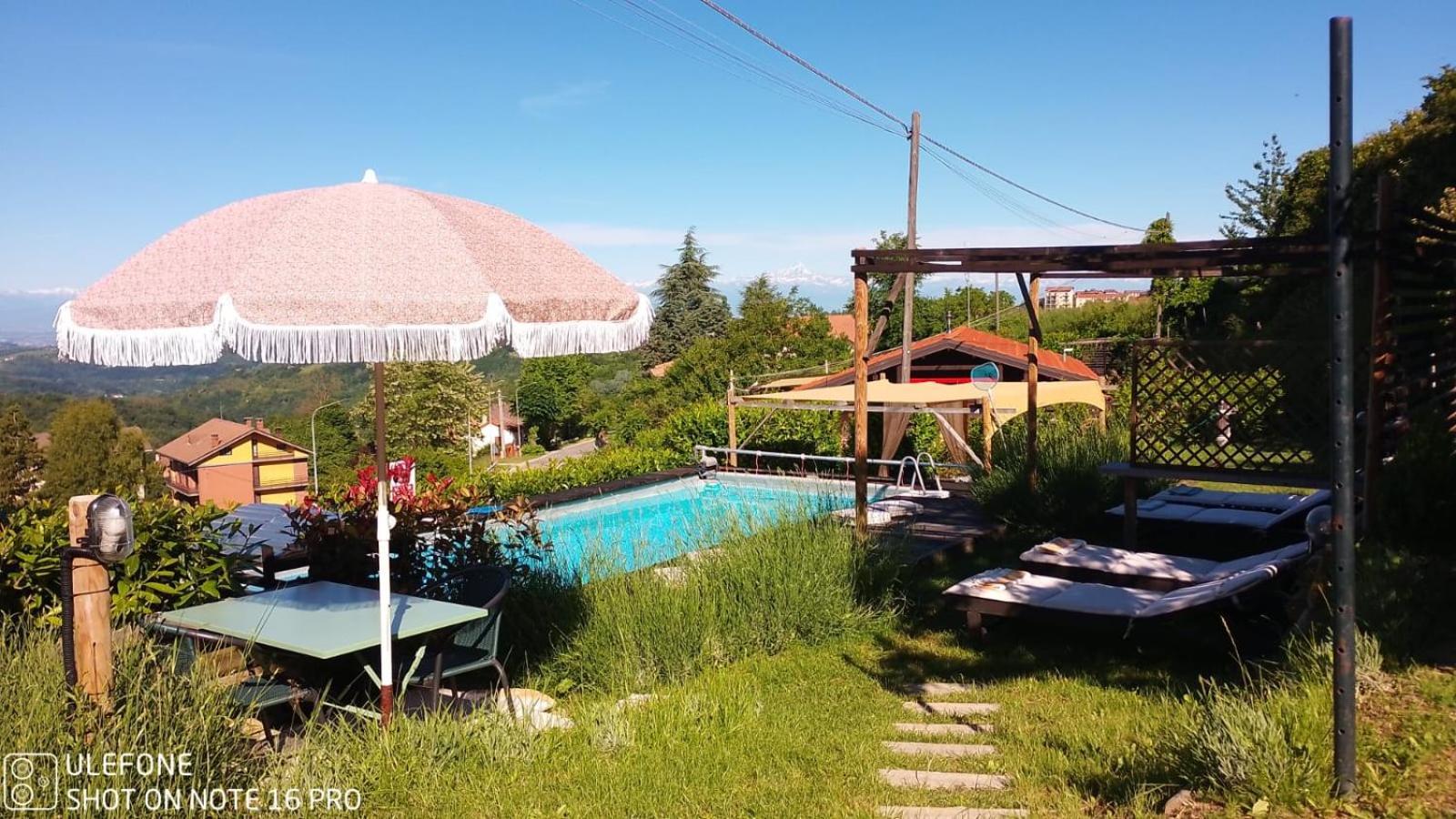 La Tana Dello Scoiattolo - Adults Only Bed & Breakfast Murazzano  Bagian luar foto