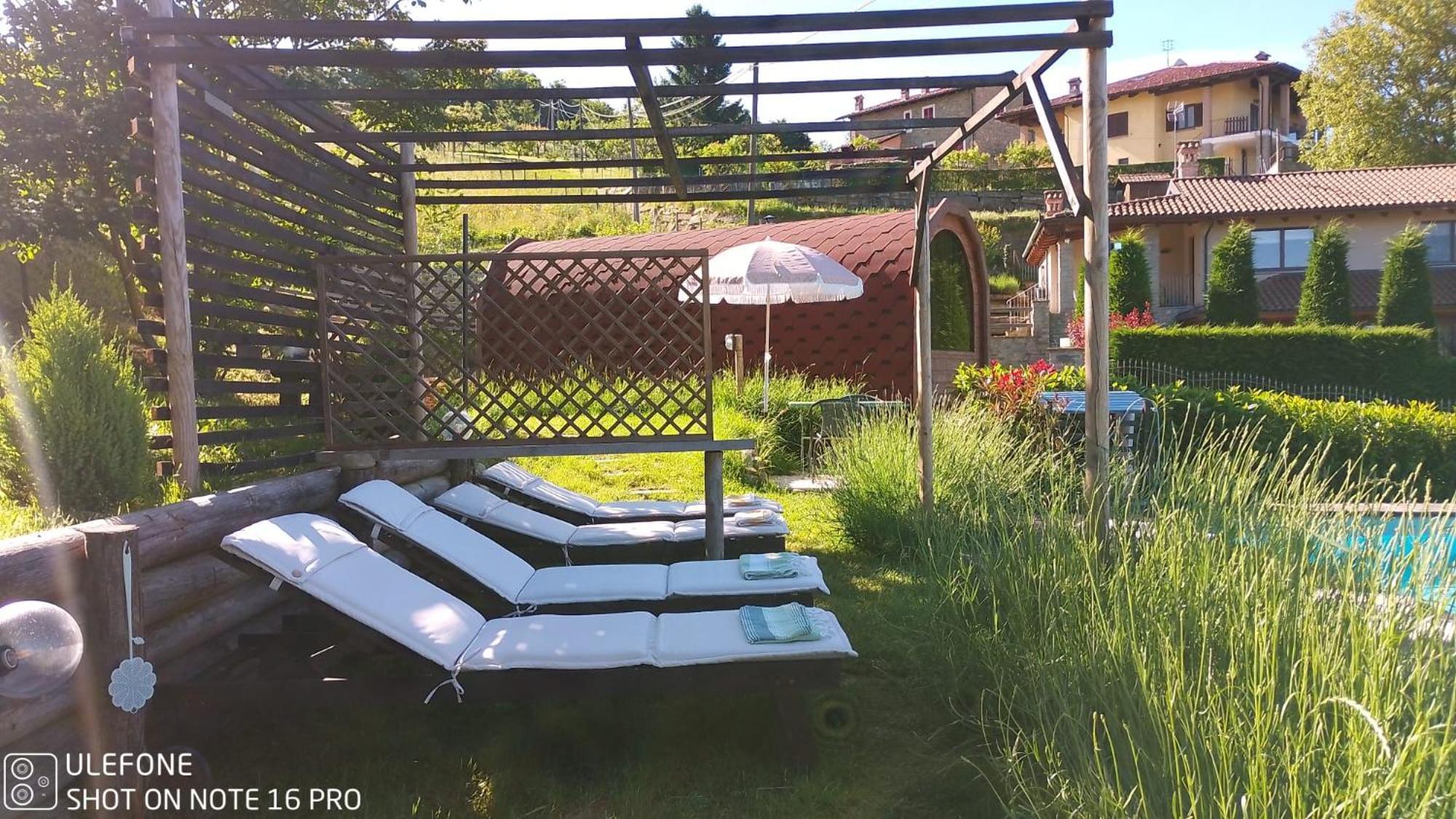 La Tana Dello Scoiattolo - Adults Only Bed & Breakfast Murazzano  Bagian luar foto