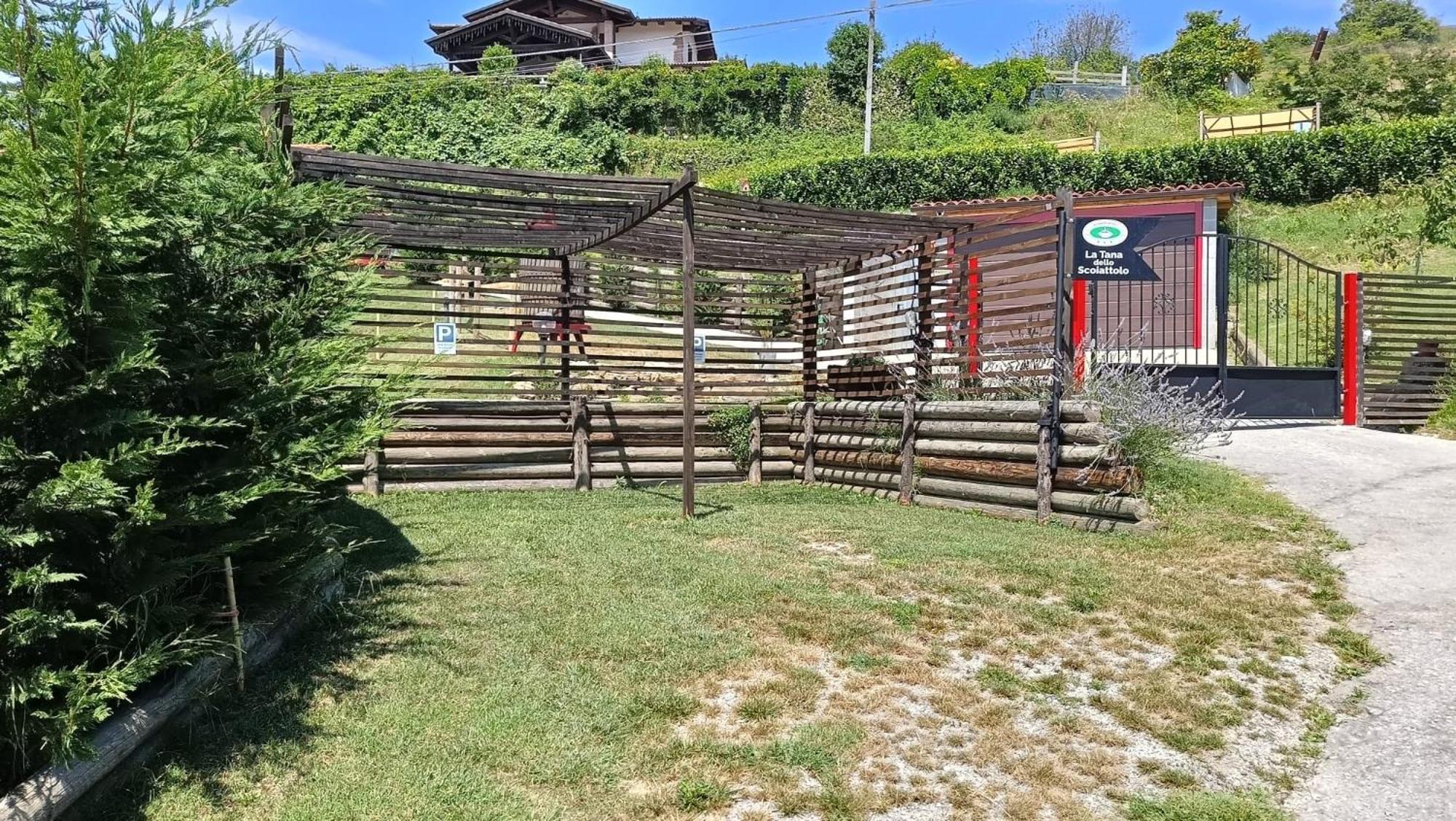 La Tana Dello Scoiattolo - Adults Only Bed & Breakfast Murazzano  Bagian luar foto